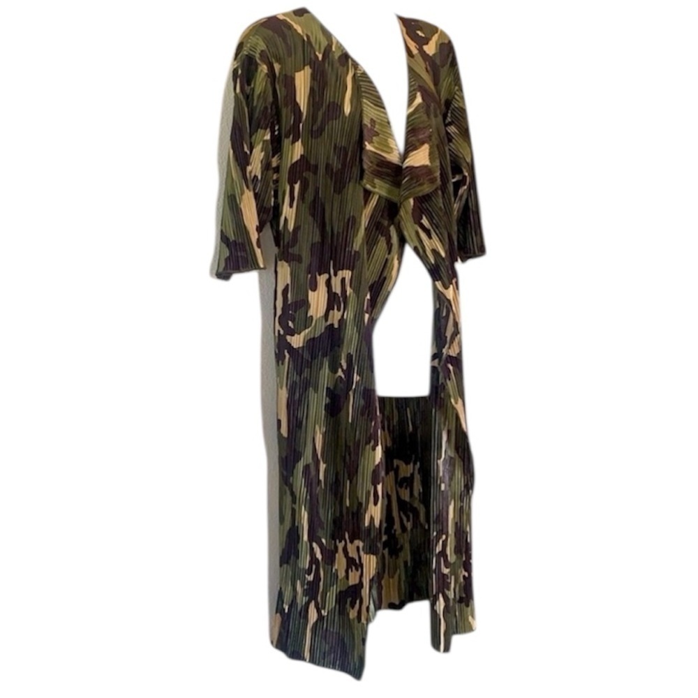 LULAROE duster, Women's, S, camo, EUC, with micro-pleated, waterfall front.